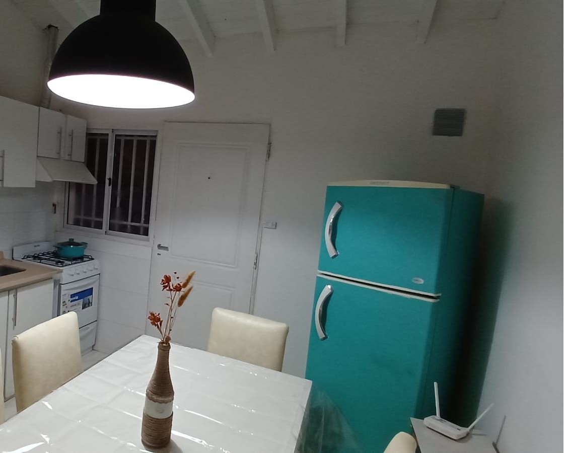 Cocina moderna con electrodomésticos